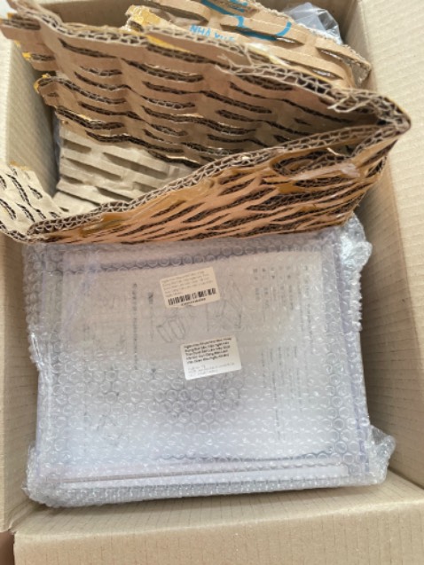 đã dùng thử đồ làm bún. nói chung xài ổn. inox chắc chắn dễ tháo dễ vệ sinh
Hộp treo gắn bàn khá chắc chắn. tuy nhiên bằng nhựa cứng dễ bể khi rớt nha. mình voi tình đánh rơi đã nứt 1 đường.
Đồ massage gội đầu xài cực thích