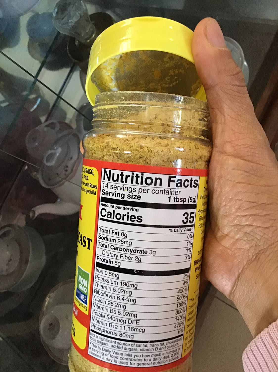 Mình mua hai hộp, 1 hộp khui ra còn seal miệng, còn hộp còn lại đã bị tróc miếng seal ra từ khi nào roi. Mong tiki cho mình đổi lại ạ. Cảm ơn nhiều