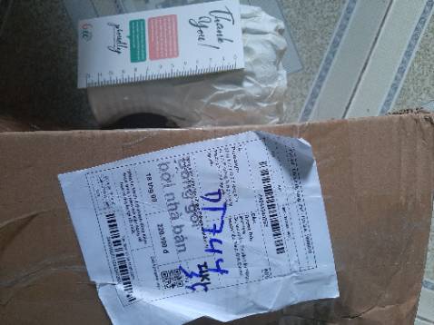 Đặt bình 28cm mà giao có  17cm