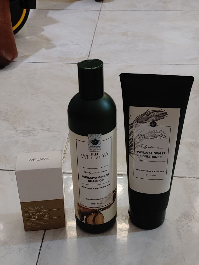 Giao nhanh, giá tốt. Date xa 2024. Đóng gói kỹ bọc lót cẩn thận. Khuyến mãi thêm 1 set gội xả du lịch. 5 sao. Rất hài lòng