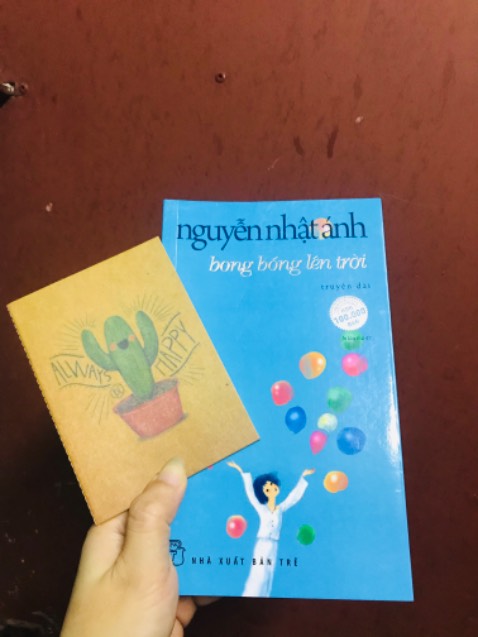 Sách bọc kỹ, tặng cuốn sổ nhỏ để ghi chú rất tiện lợi, sách mới tinh mà mua sách của NXB Trẻ thì yên tâm về chất lượng rồi, cảm ơn Tiki và shop nhé.