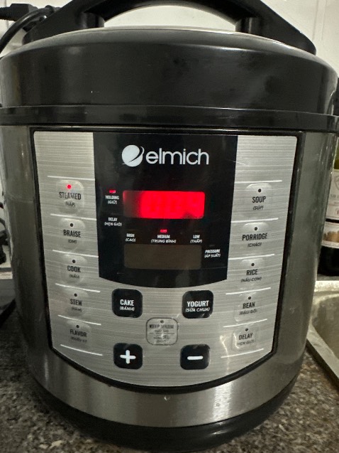 Dùng một thời gian bị hơi mờ bảng hiển thị số, ko biết giờ liên hệ ở đâu để được bảo hành?