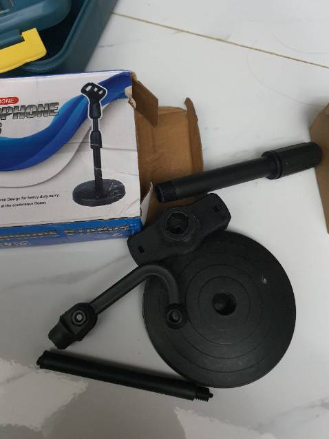 Đặt túi giữ nhiệt mà giao hàng khác. Không nên mua hàng, vì quá tệ.