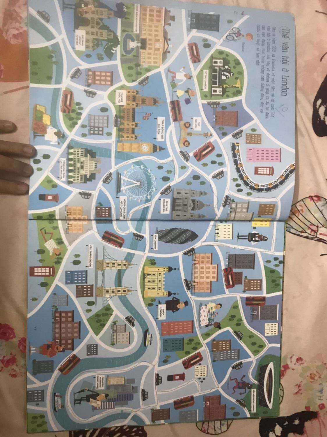 Sách gáy chỉ nên con chơi vài bài là rách tung ra từng tờ rồi.
Nội dung thì ưng, mình đã mua trọn bộ 6 quyển mê cung cho bé