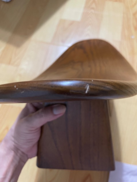 Ghế rất đẹp, chắc chắn, nước sơn bóng nhưng shop giao ghế bị trầy xước 😩 Ghế rất đẹp, chắc chắn, nước sơn bóng nhưng shop giao ghế bị trầy xước 😩