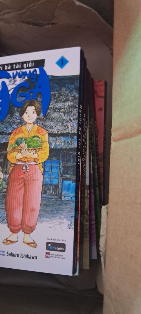Truyện hay, ý nghĩa, nét vẽ cũng đẹp nữa, phù hợp cho cả người lớn và trẻ con luôn. Giao hàng siêu nhanh luôn ạ, mình vừa đặt hôm trước mà hôm sau đã giao rồi, lần này Tiki đóng gói sản phẩm khá ổn, có bọc đàng hoàng. Do đang đợt sale mà mình thấy sale 50% nên mình quất luôn 8 quyển về đọc=)) Còn 3 quyển nữa thì đợi ra nốt mua một thể luôn:3