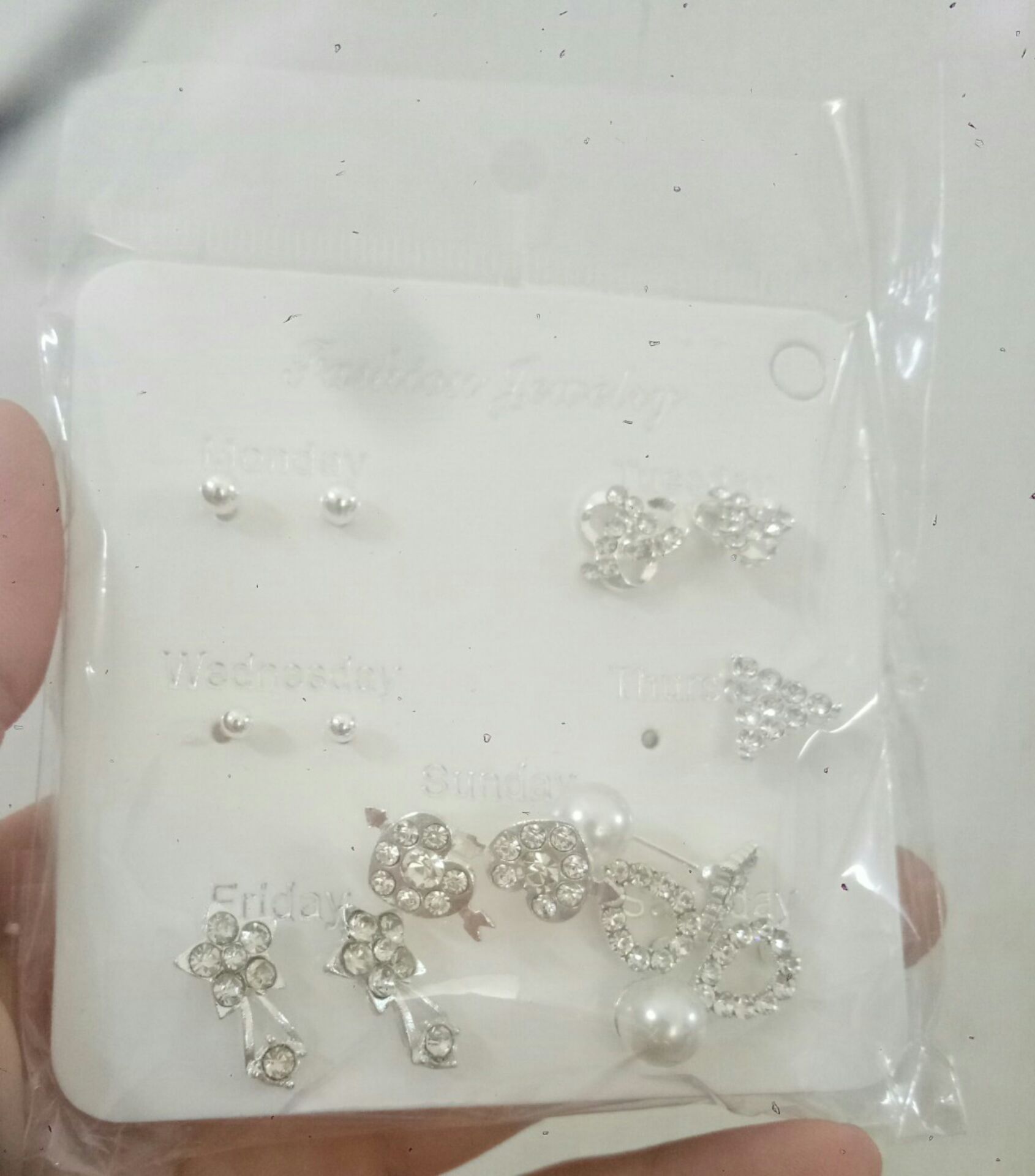 Đẹp vô cùng. Giá lại hạt dẻ. ưng ý lắm nhá. K mua thì hơi phí. Để thay đổi chút cũng rất ok. Hàng giao lại nhanh. 1 ngày là tới nơi luôn.