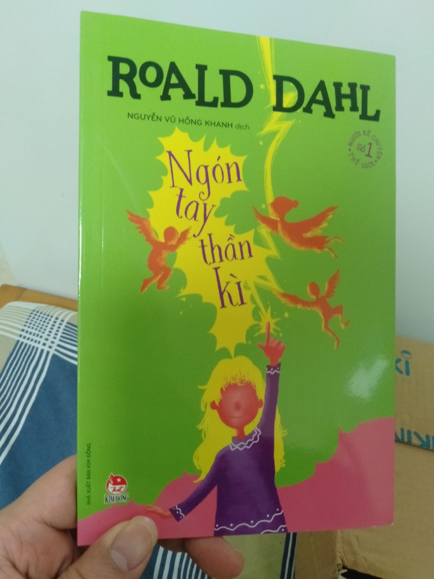 chất lượng tốt, giá hợp lý dù hơi mỏng, nội dung đơn giản , ngắn gọn nhưng hay