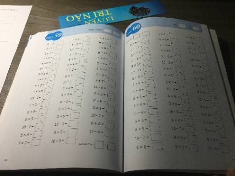 Tiki Giao hàng tốt nhưng nội dung sách không như mong đợi.
Sách chẳng có gì ngoài những trang phép tính. thực sự bực mình như kiểu vừa bị ***.
Không có bất cứ thông tin gì hiệu quả. Tác giả bảo rằng chỉ có những phép tính đơn giản mới giúp kích hoạt nhiều vùng não bộ nhất. 
Thực sự sai lầm khi mua cuốn sách này!