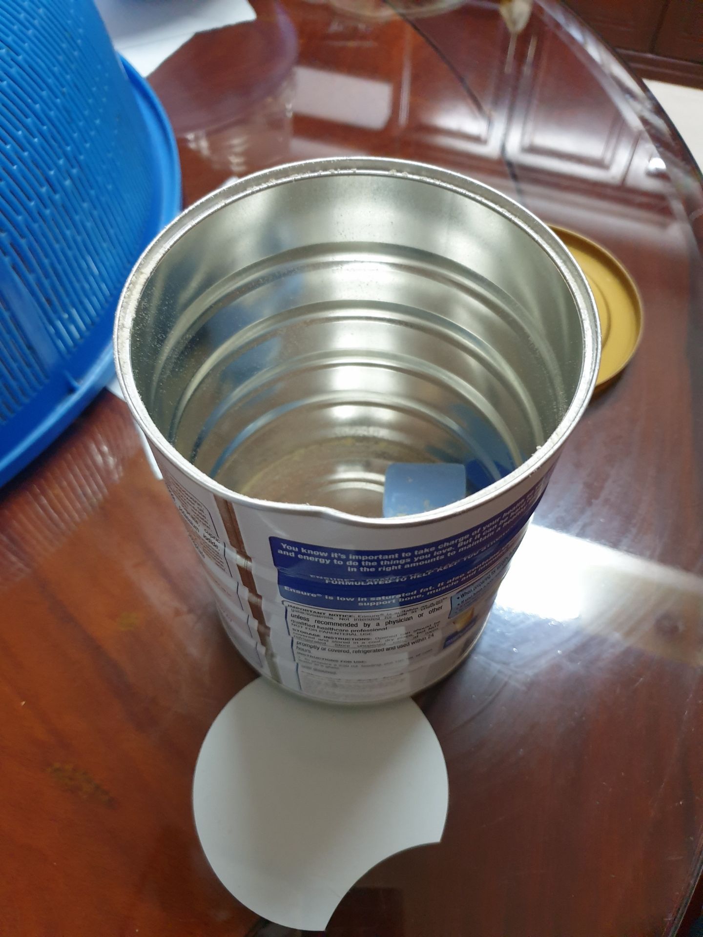 shop giao hàng nhanh chóng, đóng gói rất kỹ, sữa date xa.
update: hiện nhà mình đã uống tới hộp thứ 2, thì phát hiện tình trạng như sau, miệng hộp bị móp lõm vào trong, sữa bị hôi dầu do có lẽ đã bị không khí vào khá lâu. Ban đầu shop dán kín miệng hộp nên mình ko phát hiện. và mình đã check hộp còn lại thì vẫn nguyên vẹn, vậy chỉ 2/3 hộp đã mua đạt chất lượng nên mình sẽ ko mua của shop này nữa!