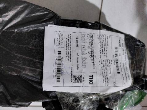 Mình mua 2 đôi dép hiệu Sline Hàn Quốc, shop giao hàng đểu Vip. Hình ảnh 1 đằng, bán lại giao hàng khác. Chưa bao giờ mua hàng Tiki lại bị vấn đề này. Quá thất vọng