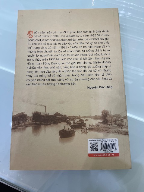 Cuốn này hơi cũ 1 chút khi mình nhận dc , nhưng vẫn có thể chấp nhận dc . Mình sưu tầm sách nên rất chú ý đến hình thức và tình trạng của sách 
Cuốn này in ấn hình ảnh cũng rất rõ nét . Dễ nhìn 
Hài lòng !
