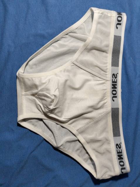 Quần đẹp, giao hàng nhanh chóng. Shop dễ thương có tặng quà cho khách hàng.