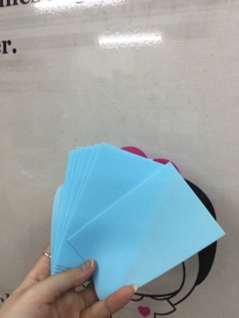 Nói chung là quá hợp túi tiền, xài như nước lau nhà, ấn tượng là hộp đẹp, mùi thơm