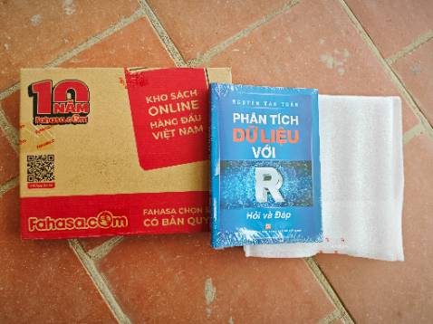 Đây là sách chuyên ngành. FAHASA bọc sách rất cẩn thận, đóng hộp bìa rất đẹp. Lần nào mua sách của FAHASA mình rất "chim ưng". 5 sao nhé!