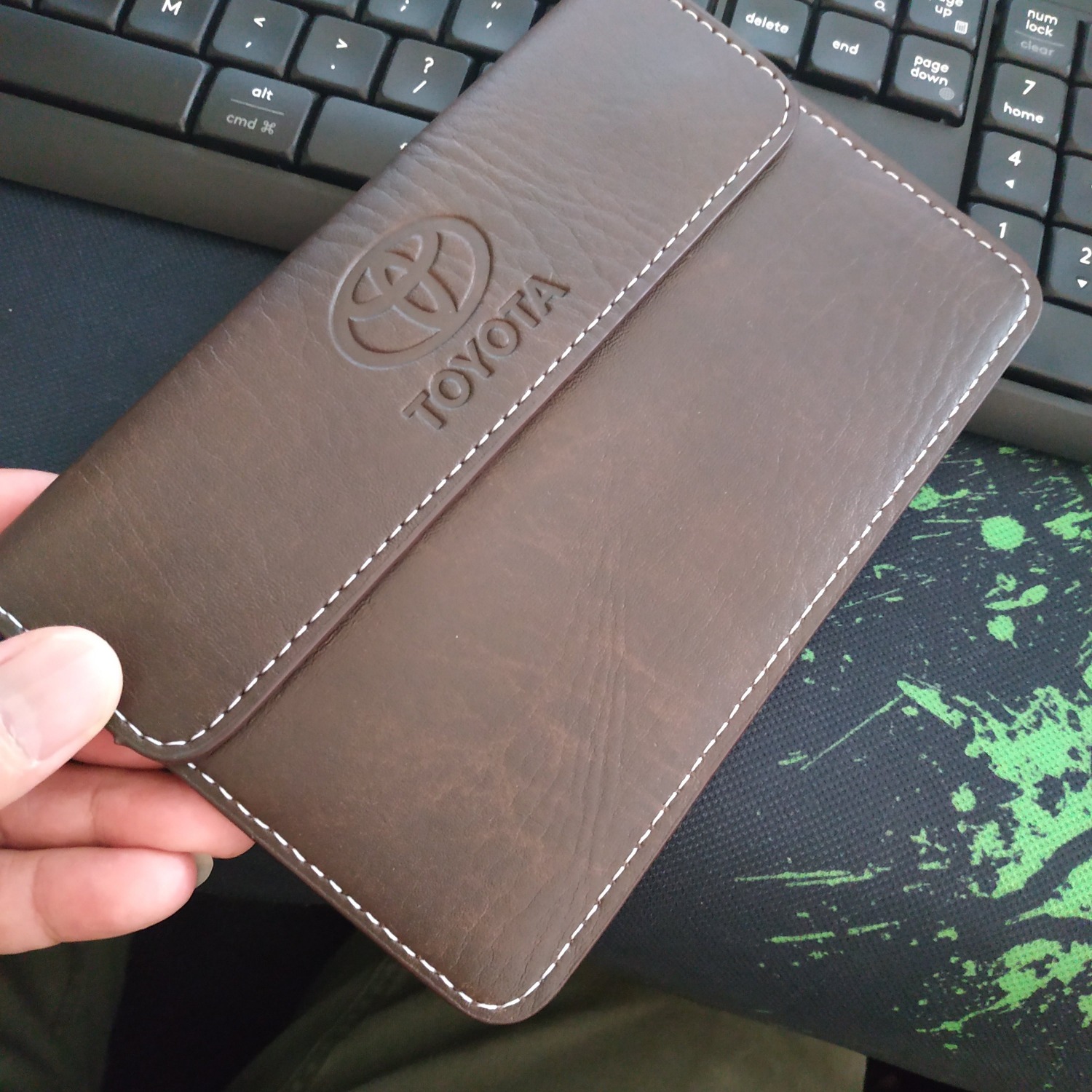 Đã nhận sản phẩm, đúng như mô tả, bền và đẹp, đường chỉ gọn gàng, ngay ngắn.