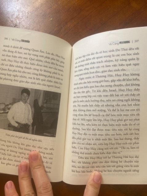 Chưa có thời gian đọc hết nhưng rất hay về cách dạy con của ng Do Thái. Sách đẹp, được bọc kỹ càng, in ấn đẹp, giao hàng đỉnh luôn, sáng đặt chiều có