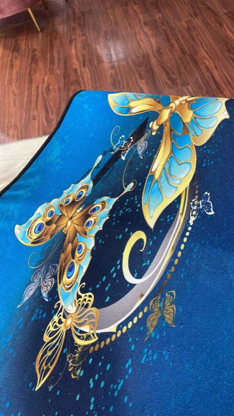 Mình đặt hàng 1 mẫu shop giao 1 mẫu hoàn toàn khác. Không giống hình ảnh 1 chút nào. Rất tệ. Nhắn cho shop thì đọc không phản hồi. Không bao giờ quay lại.