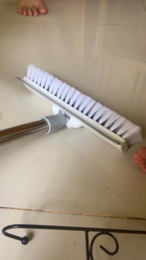 Sản phẩm quá ok nha. Quét nước rất khô nền, có điều cán chổi hơi mảnh 1 chút cần gia cố thêm! Nên mua mn nhé