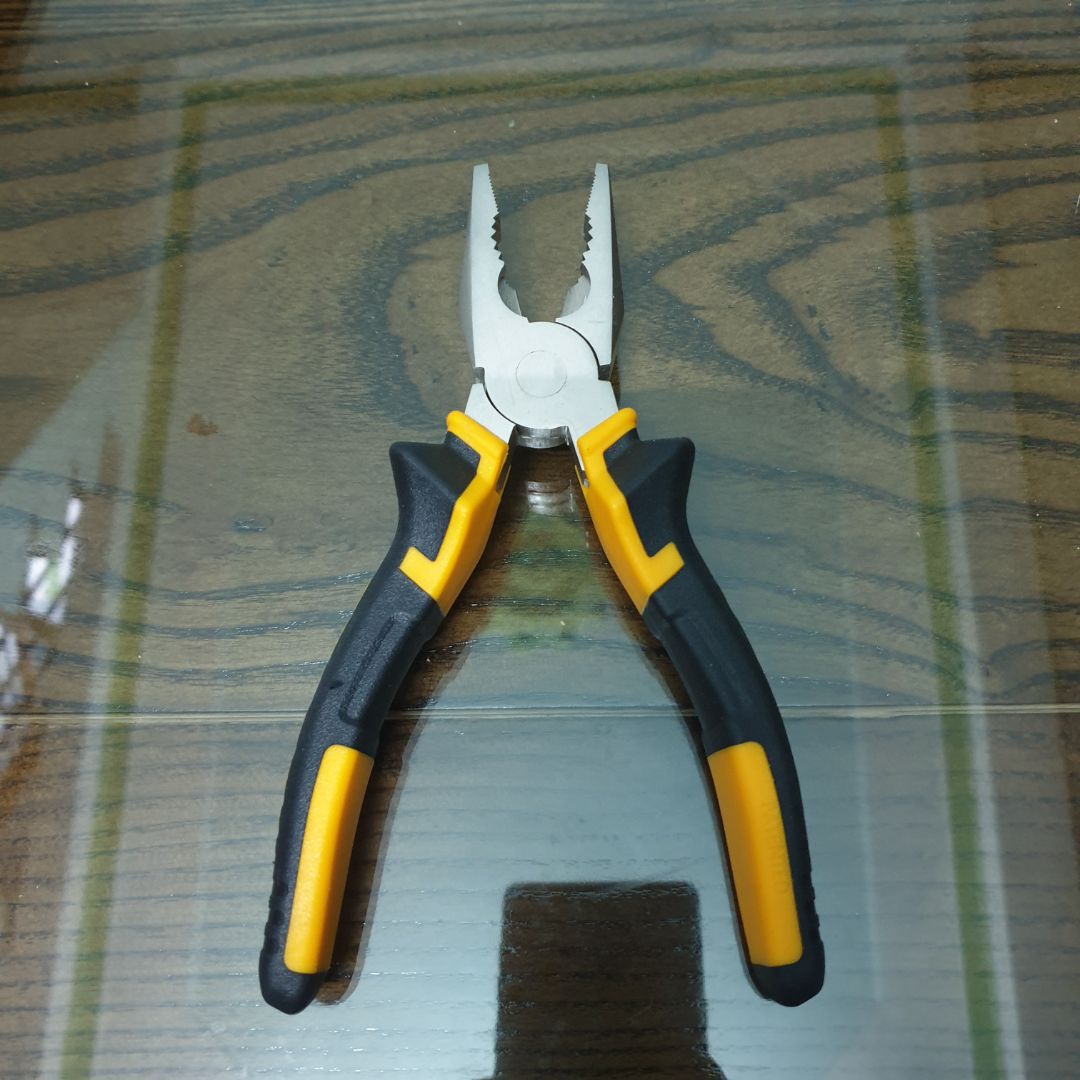 kìm đẹp, chắc chắn, tốt trong tầm giá. Tiki giao hàng nhanh. Shipper nhiệt tình.