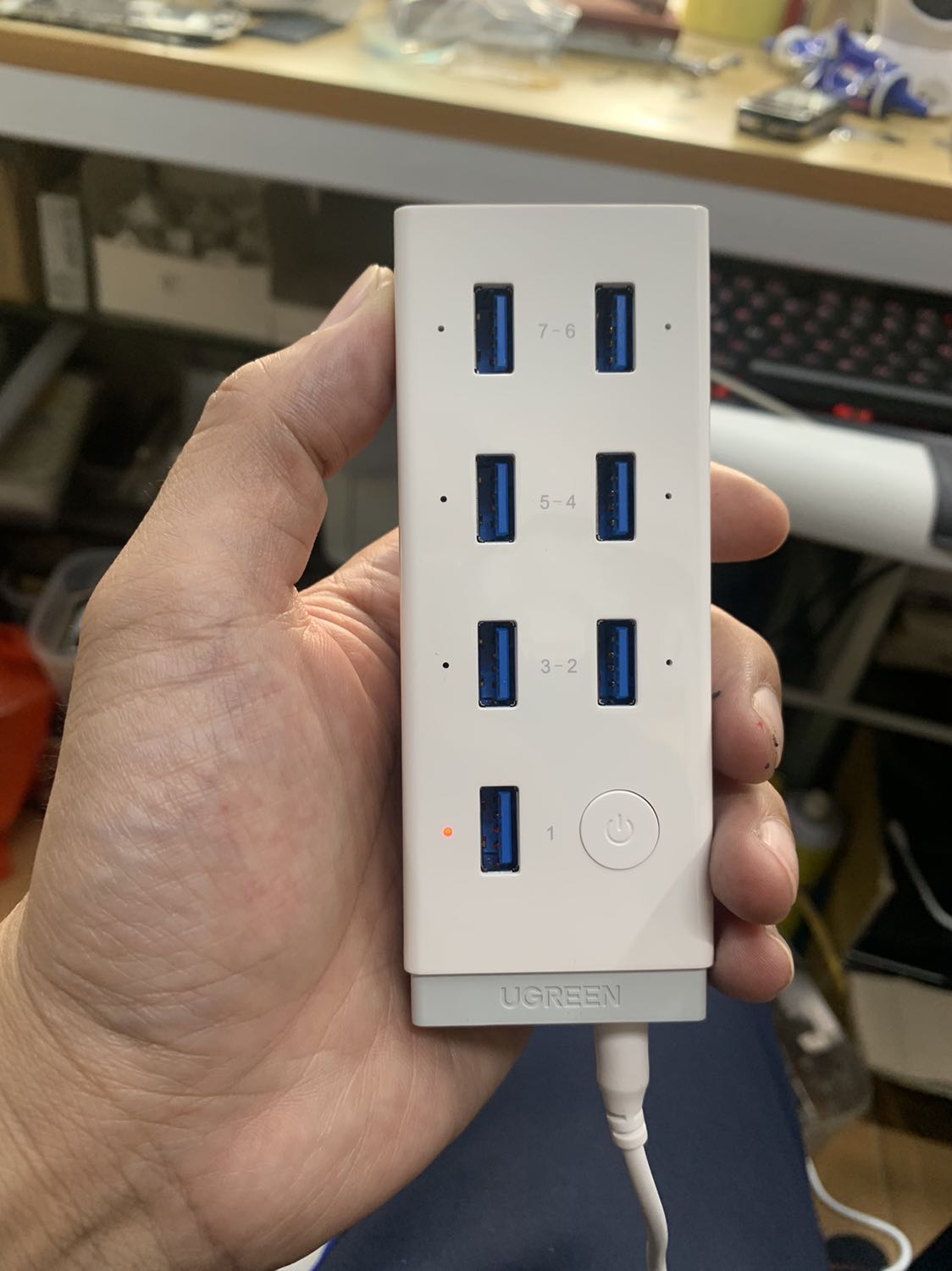 Đóng gói cẩn thận. Hộp chính hãng chưa bóc siu luôn.
Đặt câu hỏi thắc mắc cần shop hỗ trợ sản phẩm xem là lỗi hay do cách sử dụng, mà càng đợi shop càng mất tích. 
Phải vào đánh giá lại. Hạ 5 sao về 2 sao vì chế độ với cách làm việc của shop