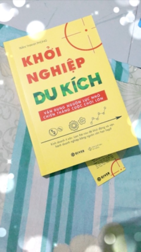 Thực lòng mình đang cần học thêm những kiến thức về kinh doanh thì vô tình biết được cuốn sách này. Nhìn sơ qua mục lục thì thấy cũng thu hút lắm. Hy vọng mình sẽ học hỏi được thêm nhiều kiến thức nữa từ những quyển sách của anh Trần Thanh Phong. Tiki giao hàng nhanh lắm, sách được bao bọc cẩn thận mới tinh ko tì vết luôn.