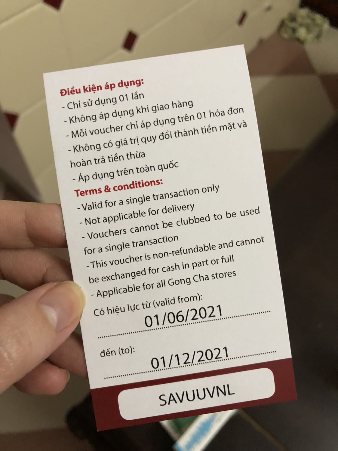 Lần đầu ấn mãi phải ấn liên tục 5’ mới thấy ra kem ấy :(( ko hiểu sao loại này đắt thế nhỉ mình bôi thấy khô môi ko có tác dụng lắm @@ Lần đầu ấn mãi phải ấn liên tục 5’ mới thấy ra kem ấy :(( ko hiểu sao loại này đắt thế nhỉ mình bôi thấy khô môi ko có tác dụng lắm @@