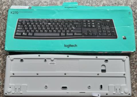 Trên Bao bì thì có dán tem  của nhà phân phối nhưng trên sản phẩm lại không có tem Seal . Không biết có phải là Fake Mã số SN trên Hộp và Sản phẩm không trùng khớp. Đang chờ thu hồi và sử lý. Sẽ Thông tin thêm khi được sử lý Trên Bao bì thì có dán tem  của nhà phân phối nhưng trên sản phẩm lại không có tem Seal . Không biết có phải là Fake Mã số SN trên Hộp và Sản phẩm không trùng khớp. Đang chờ thu hồi và sử lý. Sẽ Thông tin thêm khi được sử lý