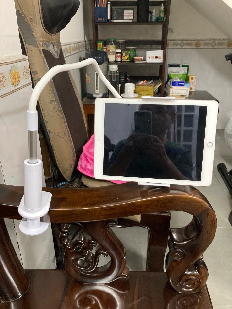 Dễ lắp ghép , hình thức đẹp , cần giữ máy không ổn định hơi rung rinh nhưng Có ngã chấp nhận được. 
Giao hàng nhanh quá trước hẹn 1 ngày. 
Đóng gói rất kỹ.