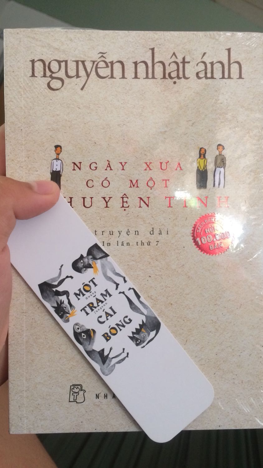 Shop nói tặng kèm bookmark mà sao cho của 100 cái bống là sao ad