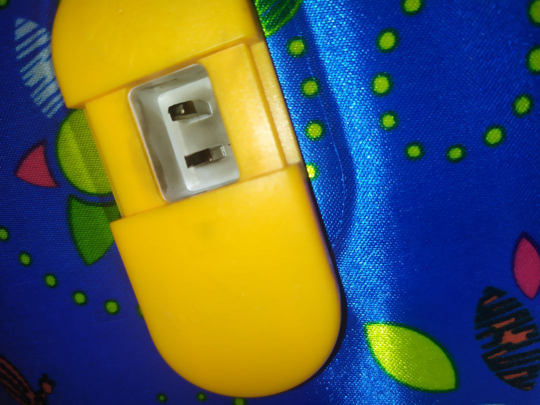 Sản phẩm trong 2-3 ngày đầu dùng tốt nhưng sau đó khi cắm điện vào thì cả 2 túi mới mua chỗ phích cắm đều bị khét bốc khói mùi rất khó chịu