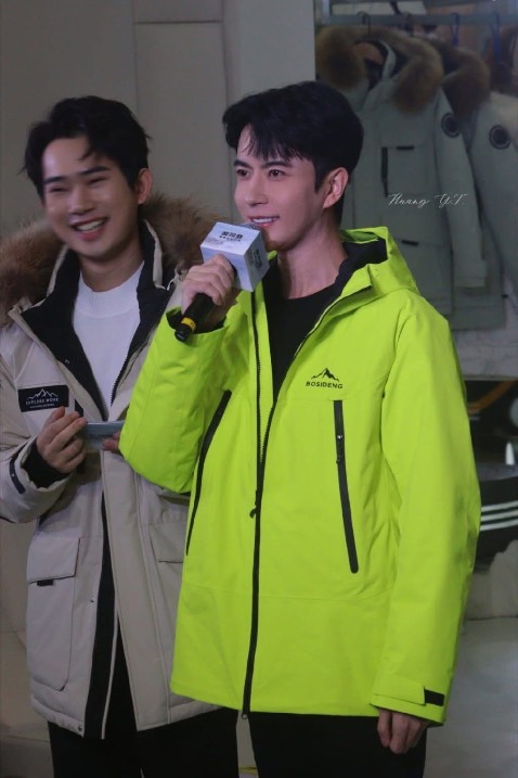 Tôi rất thích Vu Mông Lung. Tôi đã ký petition. Bạn ký chưa? Vấn đề nhân quyền có làm bạn quan tâm không? Nếu có, xin hãy ký đơn thỉnh nguyện. Mã QR trên ảnh. Thank you. Mn nhìn đi ạ. Em ấy rất đẹp và cũng rất hiền. Một người tử tế và dịu dàng như vậy mà!
🔥🔥🔥#JusticeForYuMenglong🔥🔥🔥