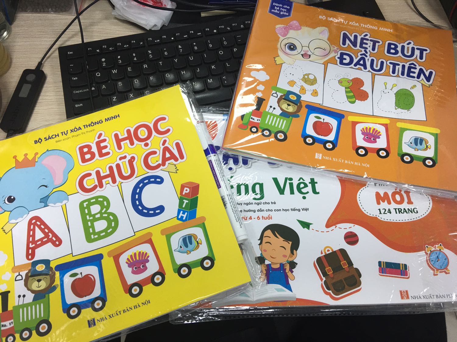 Sách đẹp, phù hợp cho các bé học chữ, tập viết