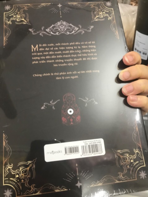 Sách có trầy xước nhẹ nhưng quan trọng là nội dung ☺️🫰