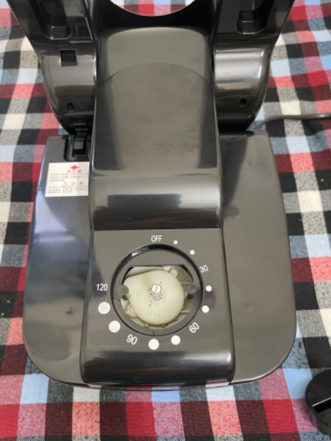 Bị gãy nút vặn, ko vặn nút được