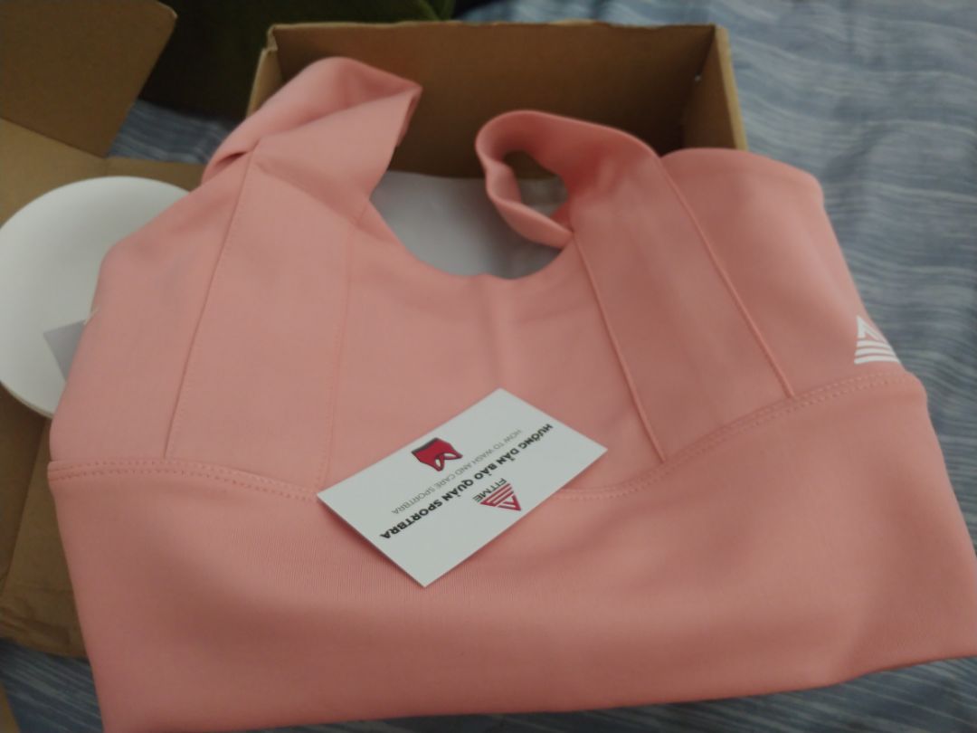 Áo rất đẹp nhé. So với hướng dẫn chọn size thì mình thấy chọn hơn 1 size sẽ vừa hơn.
Bạn nhân viên thì tư vấn rất tận tình, shop hỗ trợ mình đổi lại size rất dễ dàng. 
Sẽ còn ủng hộ shop nữa ^^ Áo rất đẹp nhé. So với hướng dẫn chọn size thì mình thấy chọn hơn 1 size sẽ vừa hơn.
Bạn nhân viên thì tư vấn rất tận tình, shop hỗ trợ mình đổi lại size rất dễ dàng. 
Sẽ còn ủng hộ shop nữa ^^