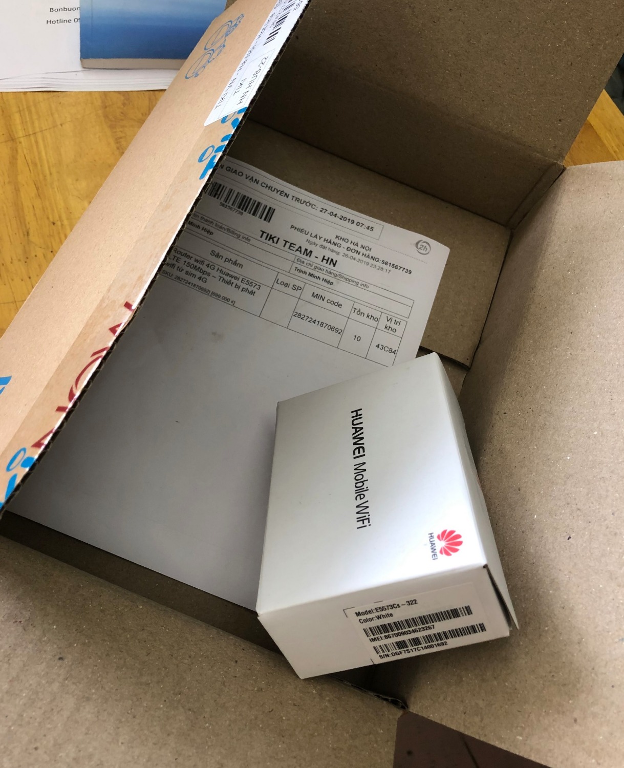 Hàng mới 100% chính hãng Vỏ hộp và thân máy trùng Seri. Dễ dàng cài đặt qua App Huawei HiLink, Sẽ còn ủng hộ Shop BanBuonGiaRe nữa vì hay mua hộ cho anh em bạn bè