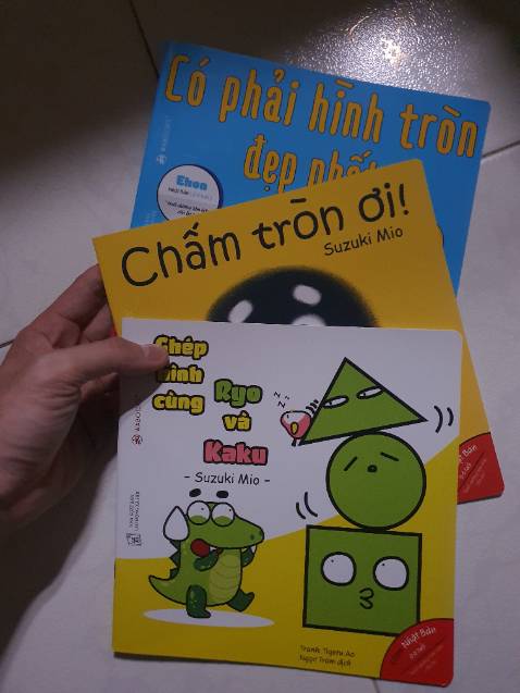 Sách có nội dung sáng tạo. Hình vẽ đẹp, gây thu hút ánh nhìn của bé. Bé nhà mình thích lắm. Sách có nội dung sáng tạo. Hình vẽ đẹp, gây thu hút ánh nhìn của bé. Bé nhà mình thích lắm.