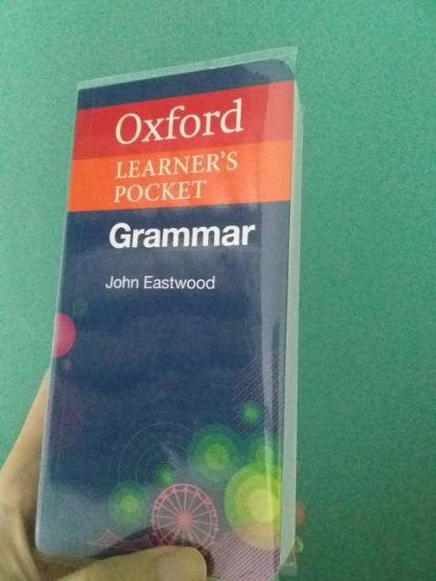 Tiki giao hàng siêu nhanh, anh shipper dễ thương.
Tuy sách nhỏ gọn nhưng chữ không quá nhỏ, các chủ đề ngữ pháp trình bày dễ xem/tra cứu.
Quyển này có để không hỗ trợ bookcare nhưng mình nhận về vẫn được bao, mình xem lại bookcare thì chỉ trừ 3 (do mình đặt cùng với 3 quyển sách khác), nên Tiki có thể xem nếu không phải sách có sẵn bao nhựa thì trừ thêm 1 bookcare của mình nha. 
Cảm ơn Tiki ^^
