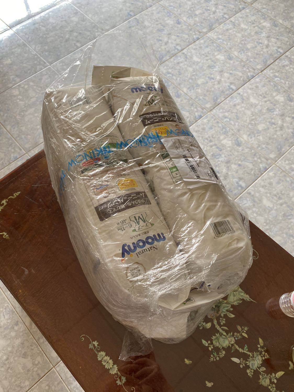 Mua của tiki tráding 2 lần ! Lân đầu các ban tiki đa nằng gói hàng rất cẩn thận chắc chắn! Lần này tiki ha nội gói hàng quá ẩu thả ! Bung hết lớp bao ra , hàng giao đến nơi bị xô xệch, đất bám vô rất bẩn !!