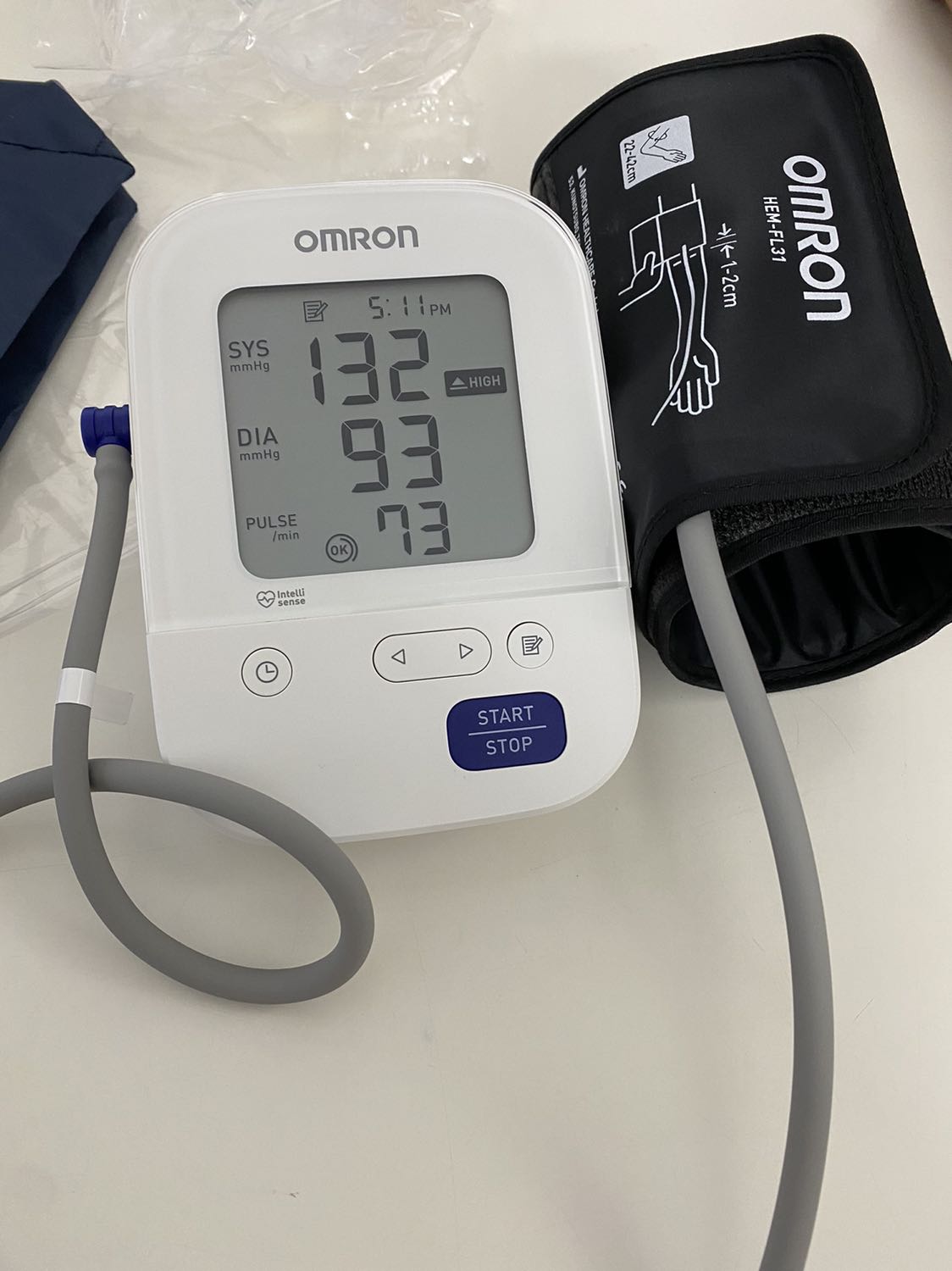 Máy chắc chắn, đo ngon lành, nhưng vòng tay kiểu này khó sử dụng hơn so vs các dòng trước! Chắc vì cấu trúc chắn chắn nên đo chính xác hơn cũng nên!