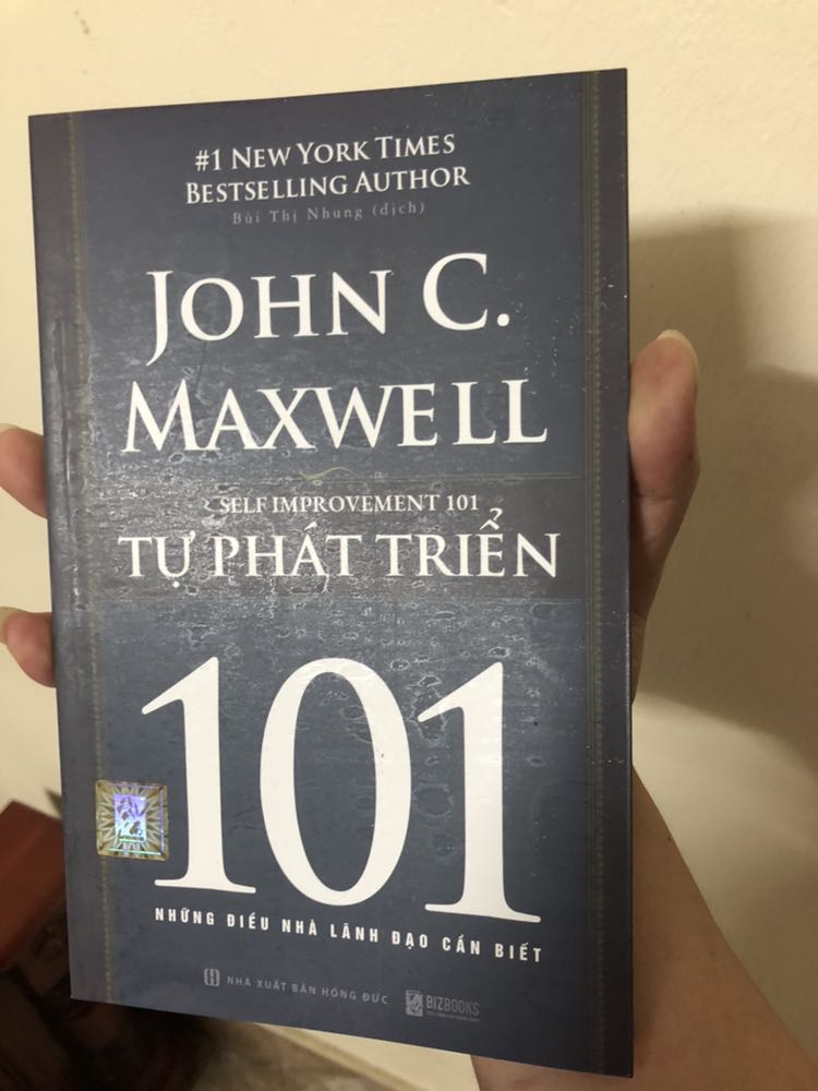 Sách dính đầy keo mà vẫn giao được