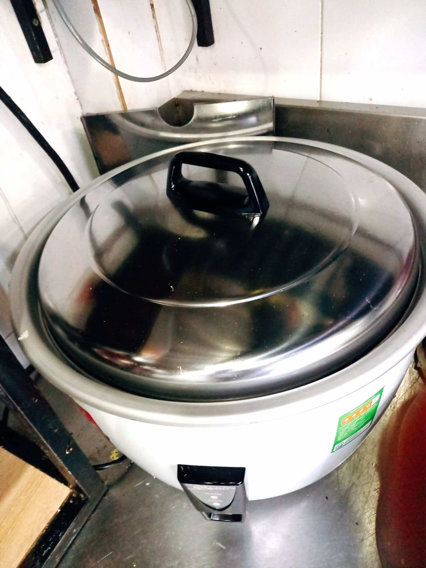 Nồi đẹp, vừa vặn, màu sáng, đầy đủ phụ tùng bảo hành. Đã dùng được 1 thời gian và rất ok.