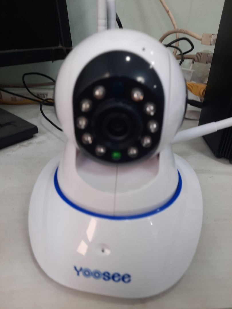 hàng lỗi, không có nút reset, không có chỗ gắn LAN. Không nên mua