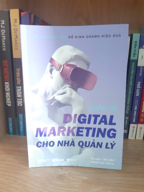 Giao hàng nhanh, sách rất đẹp và mãi cực xinh, luôn thích sách của GIVER nên em này ra là mình hốt ẻm liền.
Sách viết chi tiết các nỗi đau của nhà quản lý về Digital, rồi giải quyết các nỗi đau đó một cách hợp lý và vô cùng êm ái.
Một cuốn sách đáng đọc, cảm ơn tác giả.