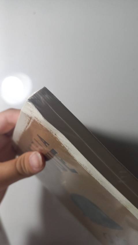 sách đẹp, đóng gói tạm, tạm là vì sách mình quyển nào cũng bị df (móp) ở góc trên bên phải hết, với 1 đứa như mình thì siêu xót. còn lại ổn