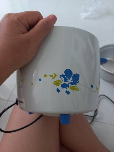 Nồi cơm này k chính hãng. Hàng sharp của Việt nam. Chưa biết sd như thể nào. Thấy thất vọng. Giao hàng ok k móp mó. Chưa sd chưa biết. Giá này là mắc. K biết tốt không