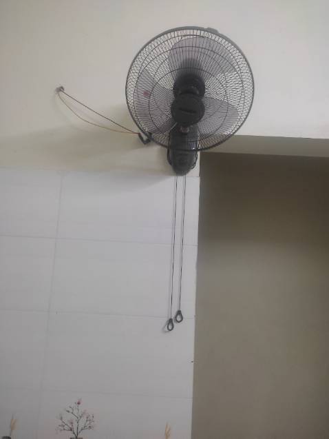 Gió manh, động cơ chạy êm, cứng cáp, hình thức đẹp phù hợp với không gian nhà