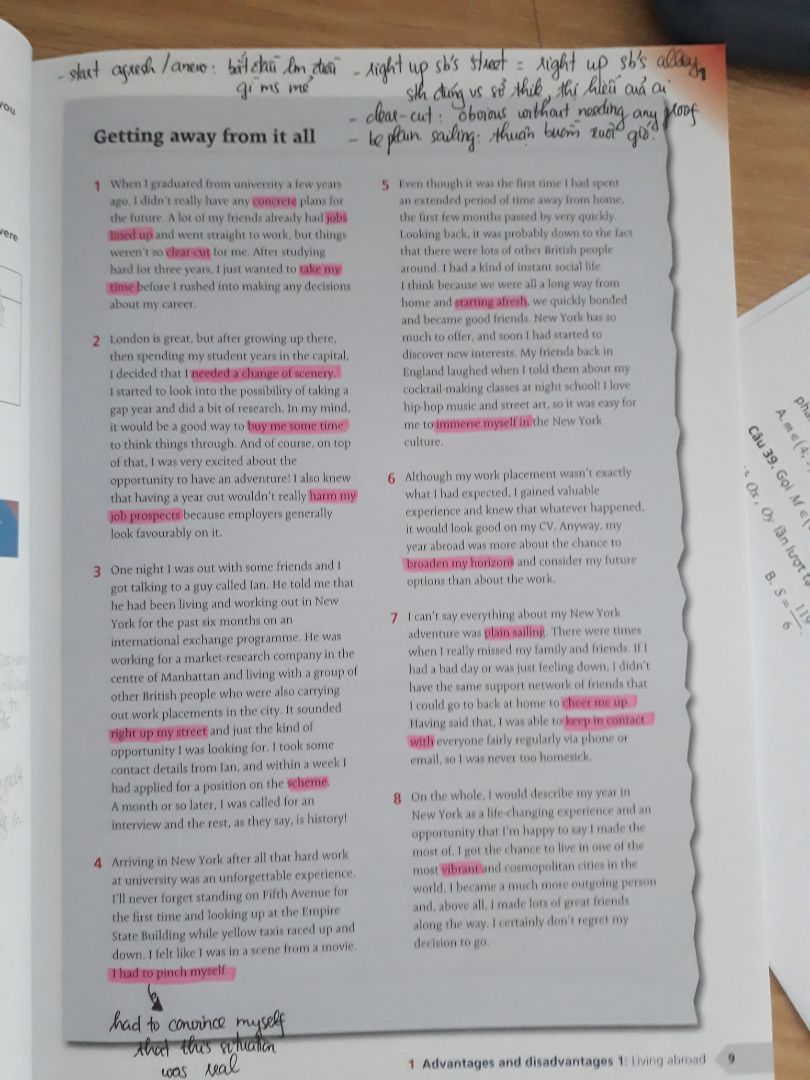 sách có đôi chỗ mép vs bìa ko ms lắm. Nhưng sách hay nên ko có vđề j nhiều. ❤❤❤ Recommend cho ai struggle vs writing nha. Sắp xếp dàn ý với ý tưởng khá là dễ hiểu và dễ thực hành, nhiều từ vựng hay để đạt band điểm 6.0-7.0+ :>