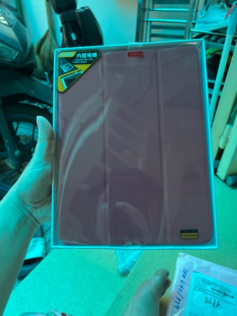 Shop *** đảo, đặt bao da Mutural mà giao hàng giá rẻ Kaku
Mọi người né shop này ra luôn nhé
Đang đợi Tiki hỗ trợ trả tiền lại